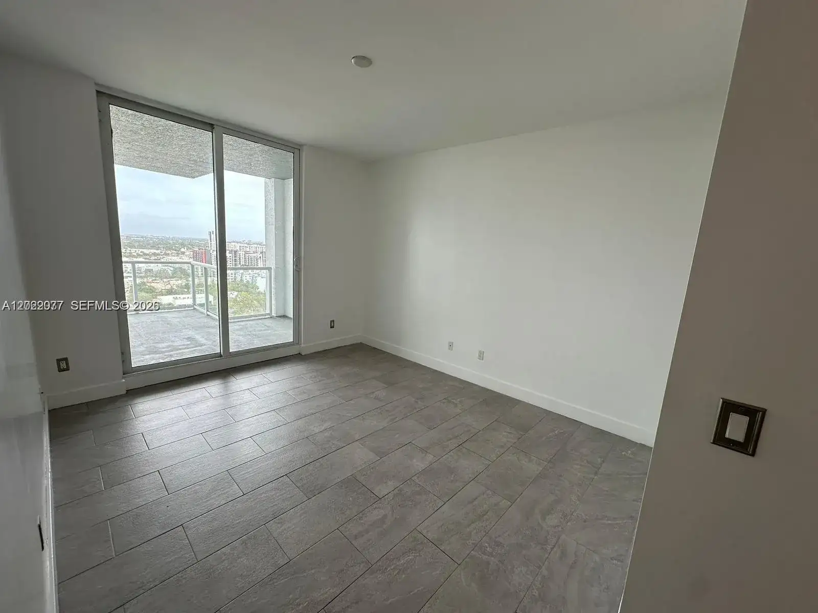 315 NE 3rd Ave # 2009, Fort Lauderdale FL 33301 photo 3