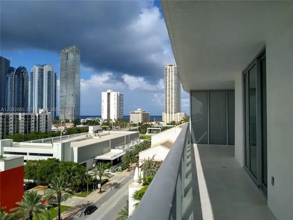 330 Sunny Isles Blvd # 1003, Sunny Isles Beach FL 33160 photo 3