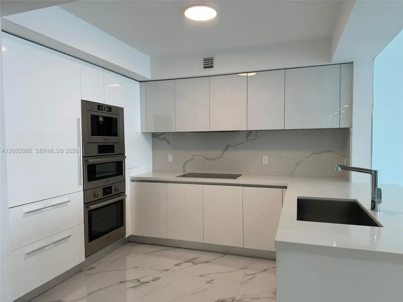 330 Sunny Isles Blvd # 1003, Sunny Isles Beach FL 33160 photo 5