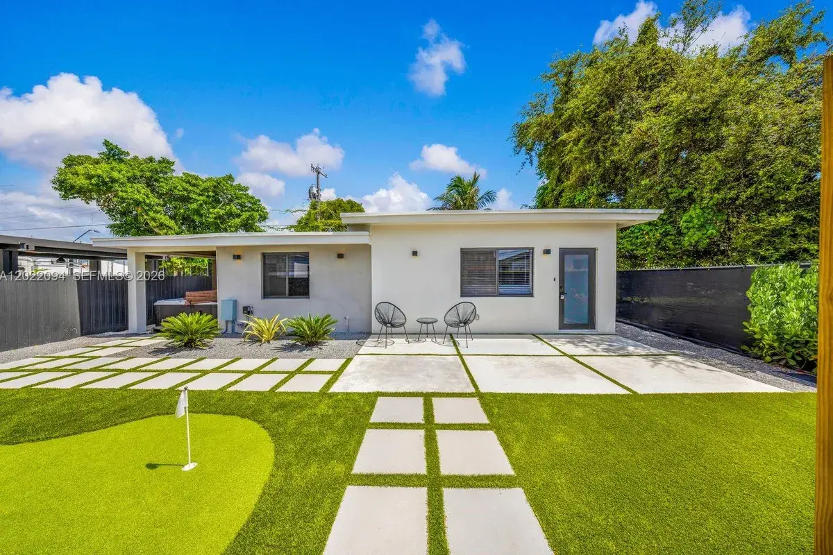 111 NW 53rd St, Miami FL 33127