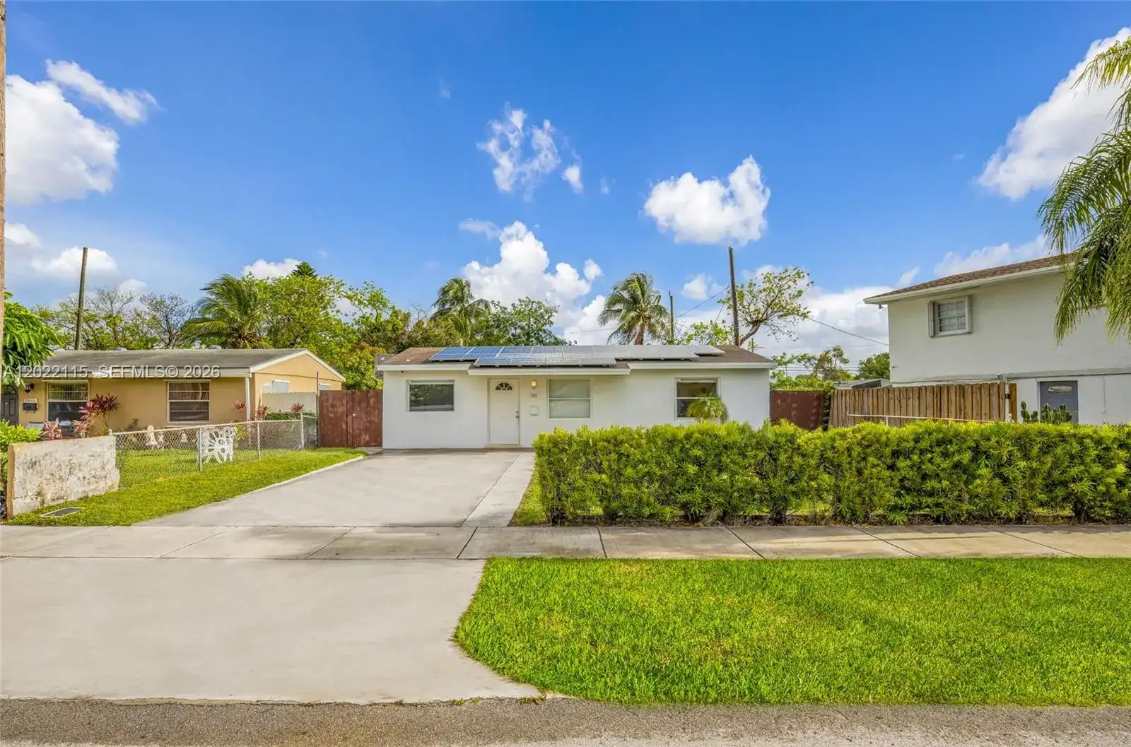 2411 Fletcher St, Hollywood FL 33020 photo 2