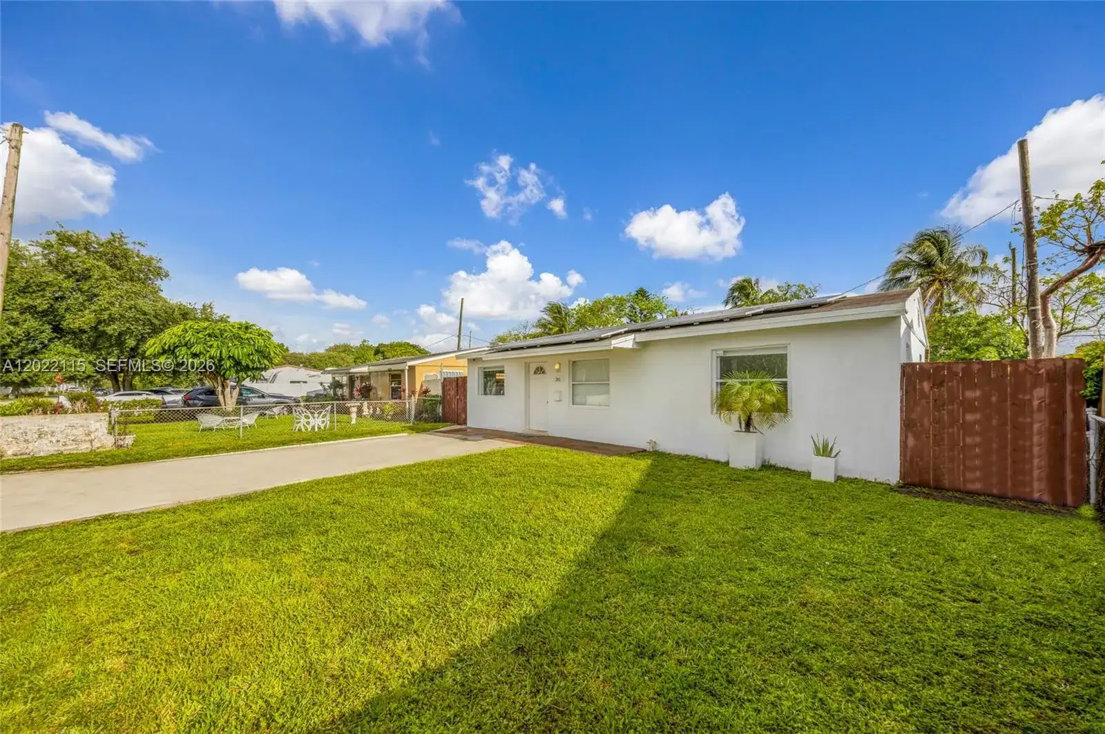 2411 Fletcher St, Hollywood FL 33020 photo 3