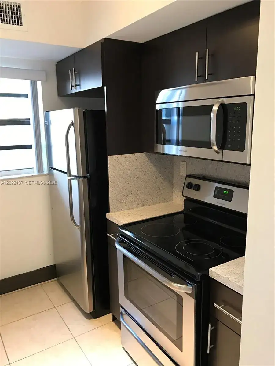 18224 Mediterranean Blvd # 17, Miami FL 33015 photo 5