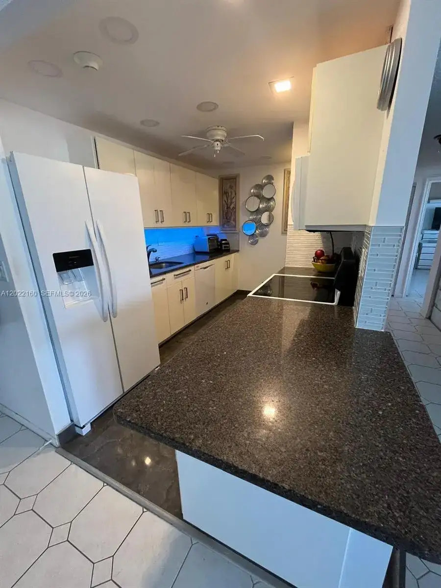 211 S Ocean Dr # 204, Hollywood FL 33019 photo 2
