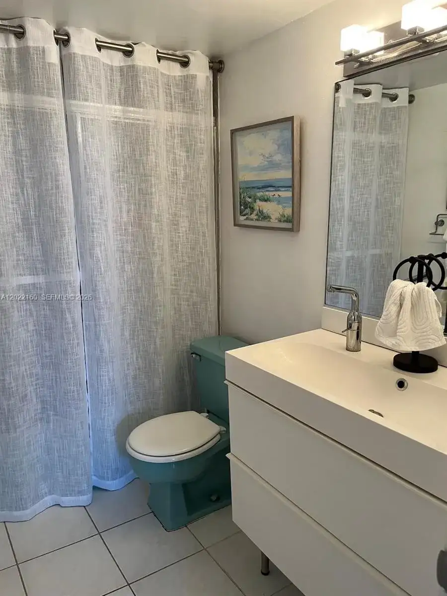 211 S Ocean Dr # 204, Hollywood FL 33019 photo 4