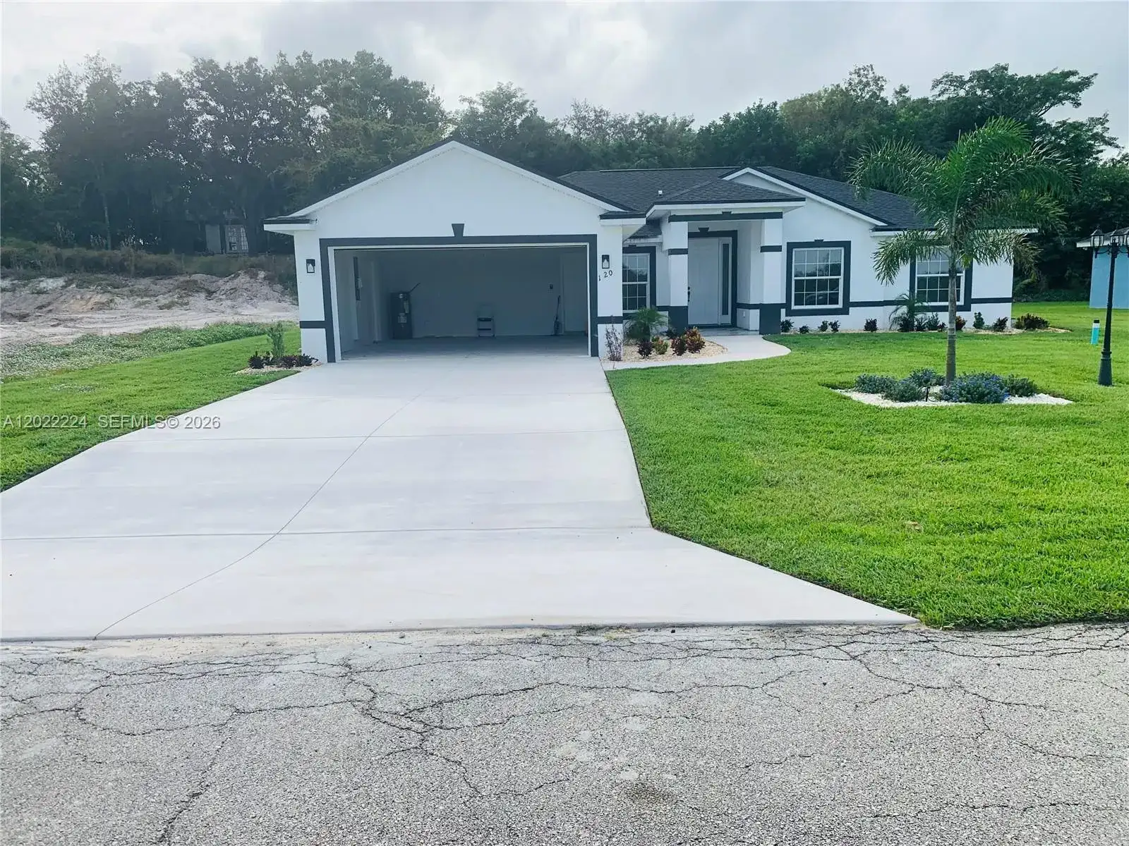 120 CLINTON AVENUE, Lake Placid FL 33852 photo 3