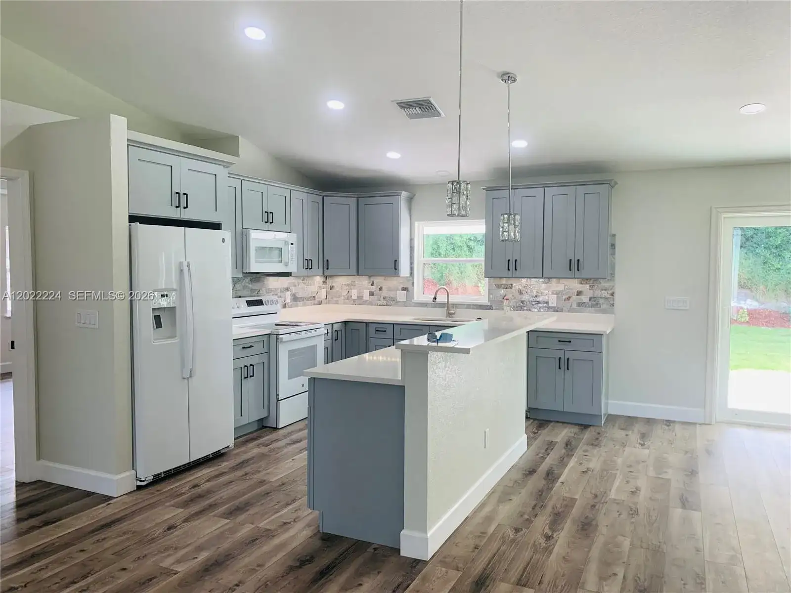 120 CLINTON AVENUE, Lake Placid FL 33852 photo 4