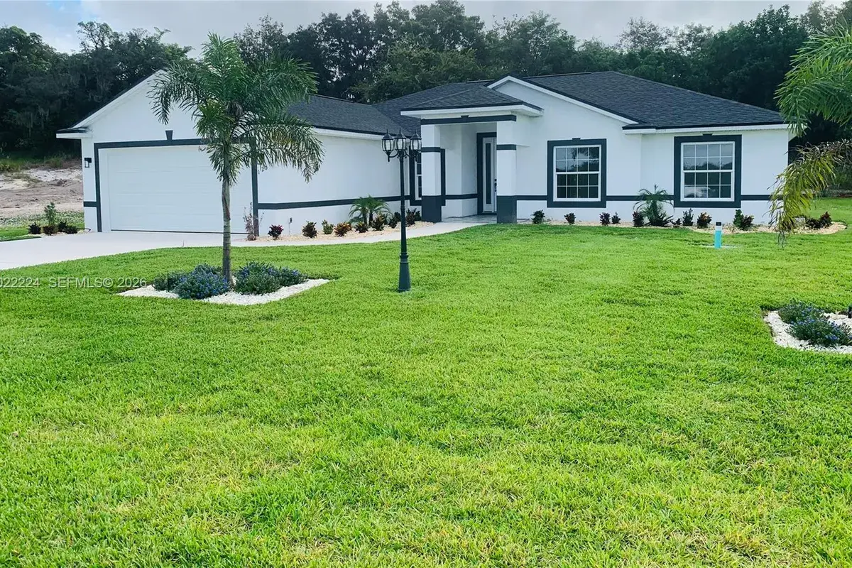 120 CLINTON AVENUE, Lake Placid FL 33852