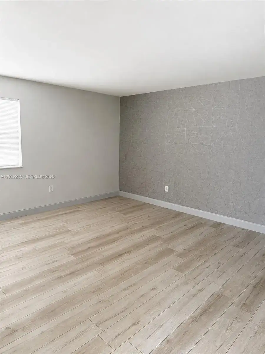 500 13th St # 7, Miami Beach FL 33139 photo 5
