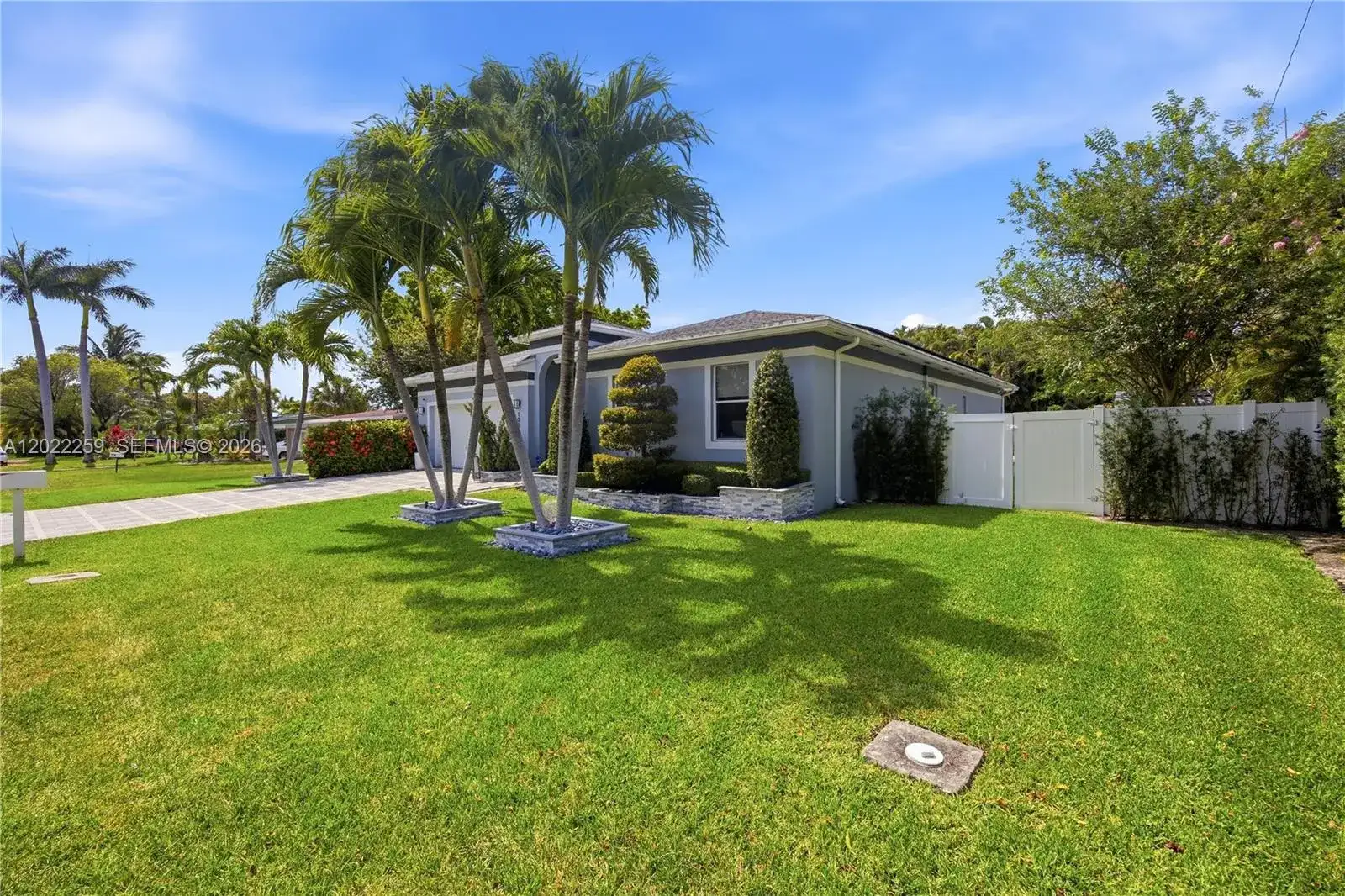 105 NE 28th Ct, Wilton Manors FL 33334 photo 3