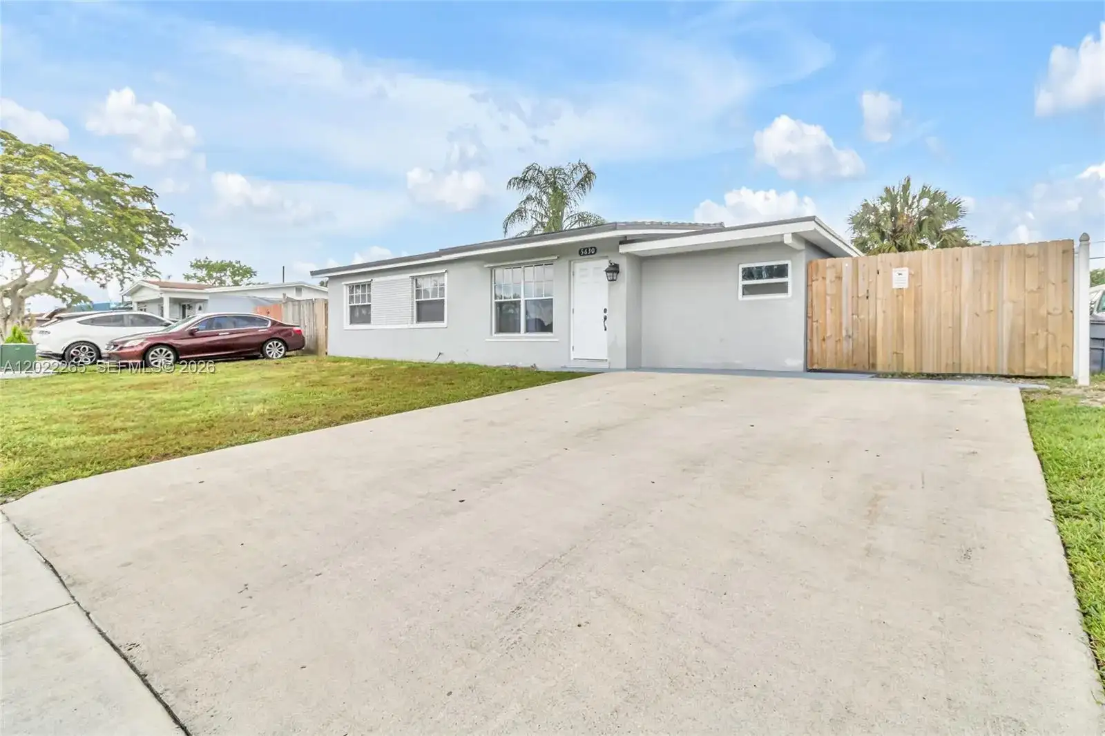 5630 SW 37th Ct, Davie FL 33314 photo 3