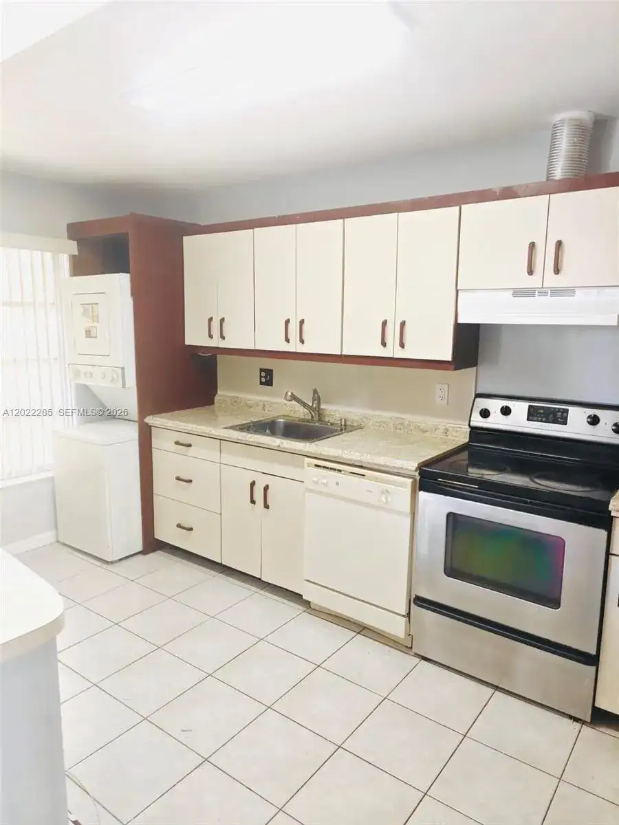 1140 NW 85th Ave # A16, Plantation FL 33322 photo 5