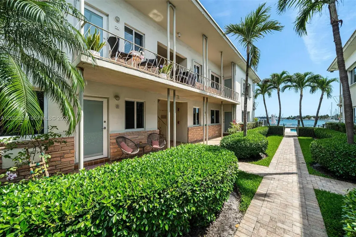1130 Venetian Way # 1E, Miami Beach FL 33139