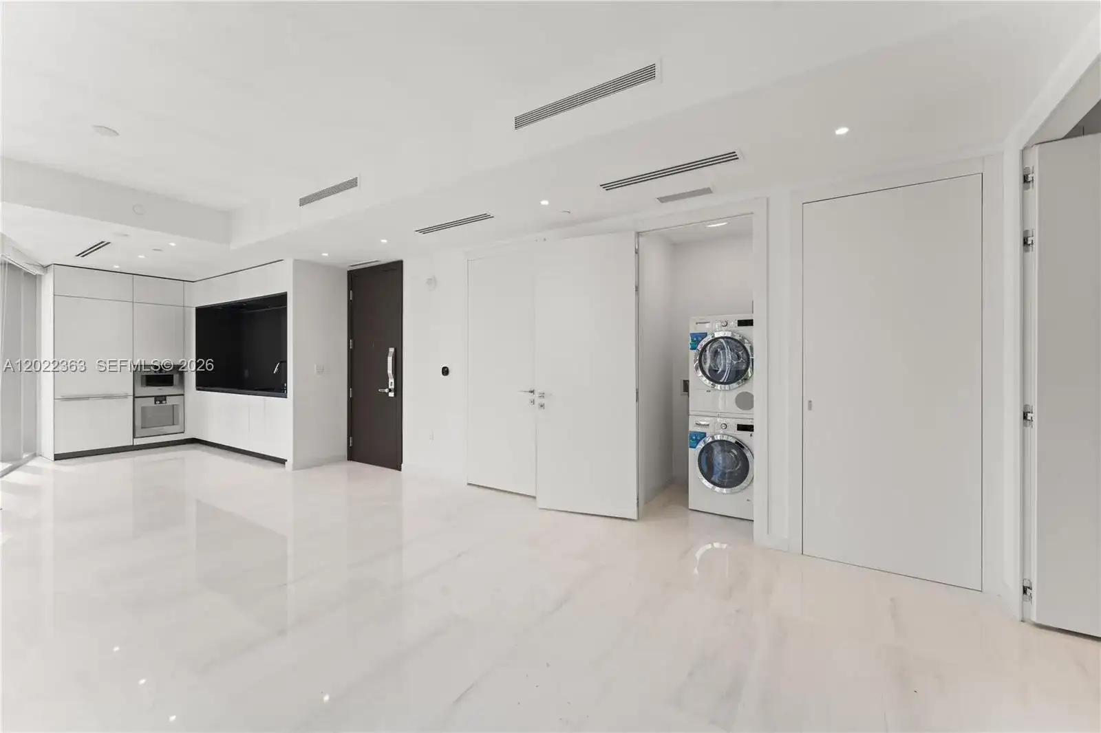 300 Biscayne Blvd Way # 1406, Miami FL 33131 photo 5