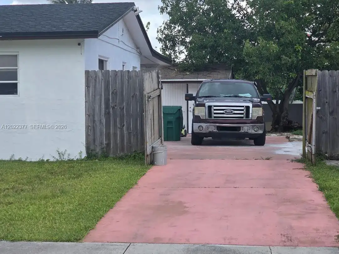 14905 SW 304th Ter, Homestead FL 33033 photo 2