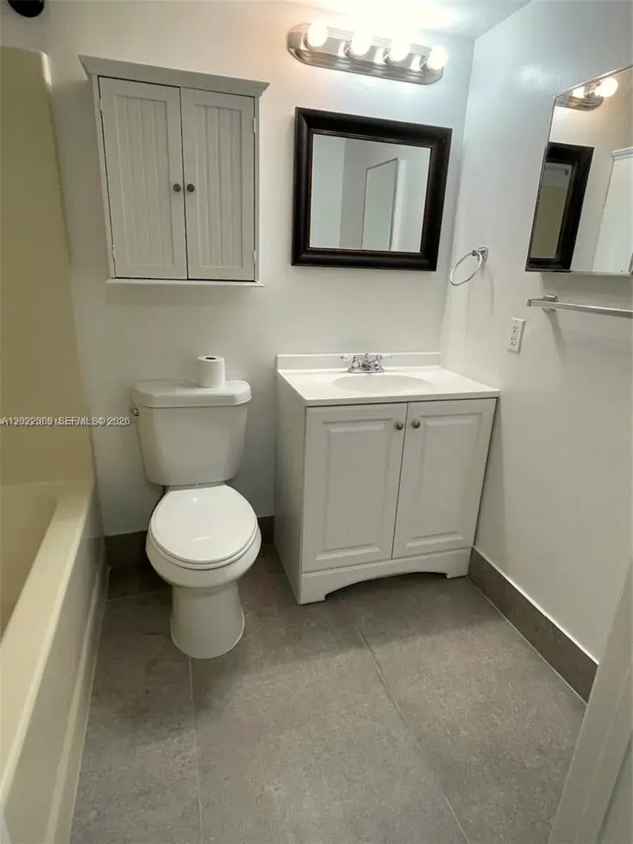 3660 N 56th Ave # 609, Hollywood FL 33021