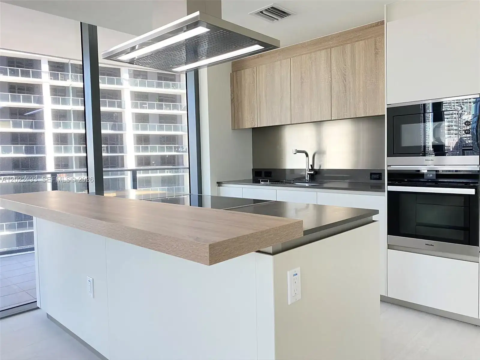 1000 Brickell Plz # 2715, Miami FL 33131 photo 3