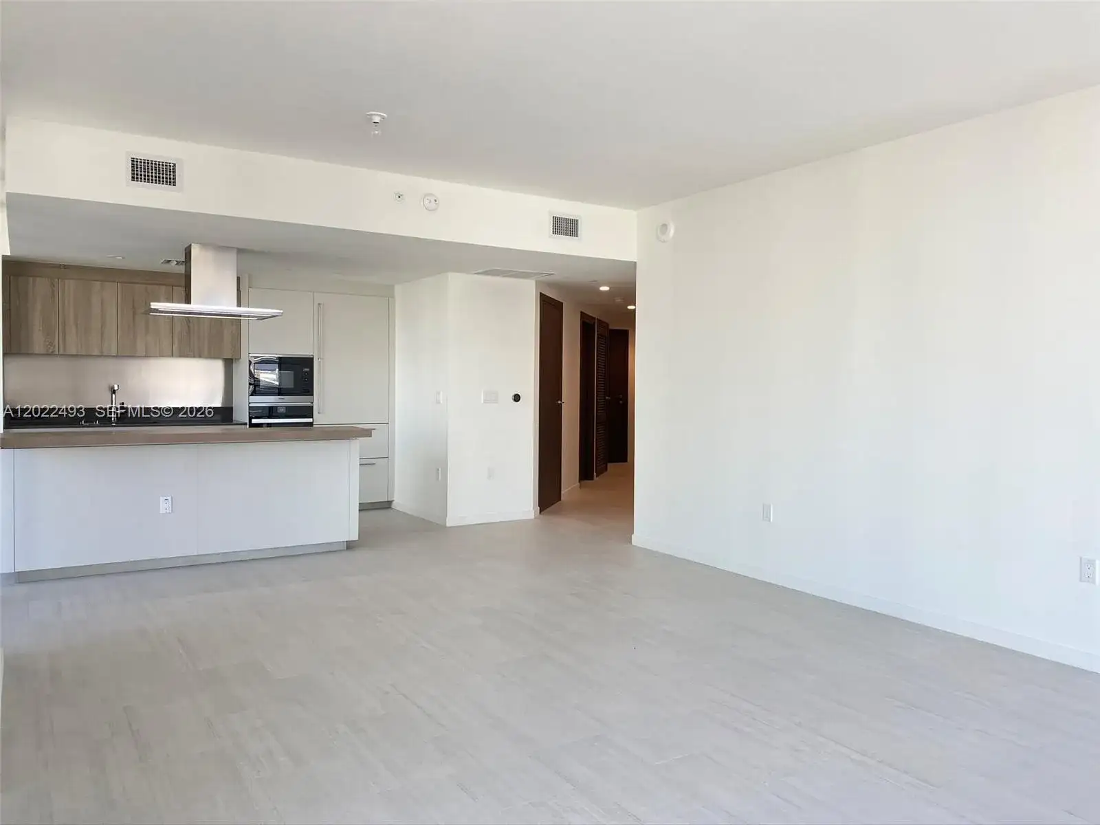 1000 Brickell Plz # 2715, Miami FL 33131 photo 4