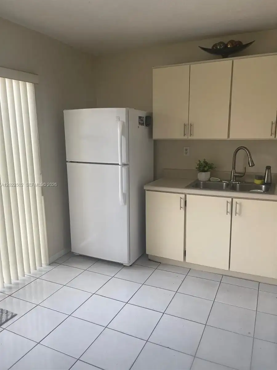 9880 Hammocks Blvd # 43, Miami FL 33196 photo 2