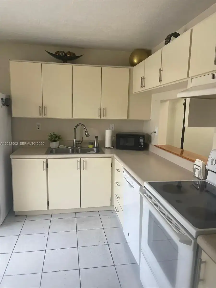 9880 Hammocks Blvd # 43, Miami FL 33196 photo 3