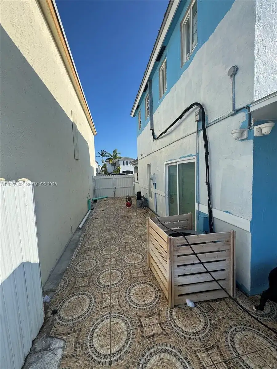 14017 SW 160th Ter, Miami FL 33177 photo 4