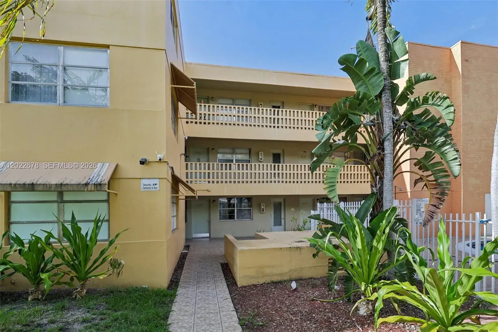 1851 NE 168th St # B6, North Miami Beach FL 33162