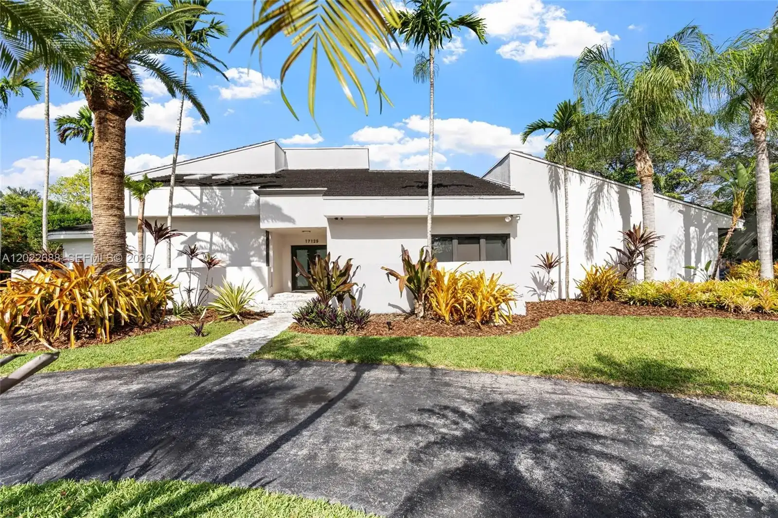 17125 SW 80th Ct, Palmetto Bay FL 33157
