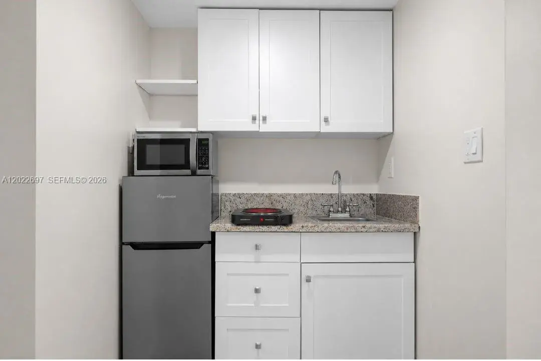 1041 NE 9th Ave # A5, Fort Lauderdale FL 33304