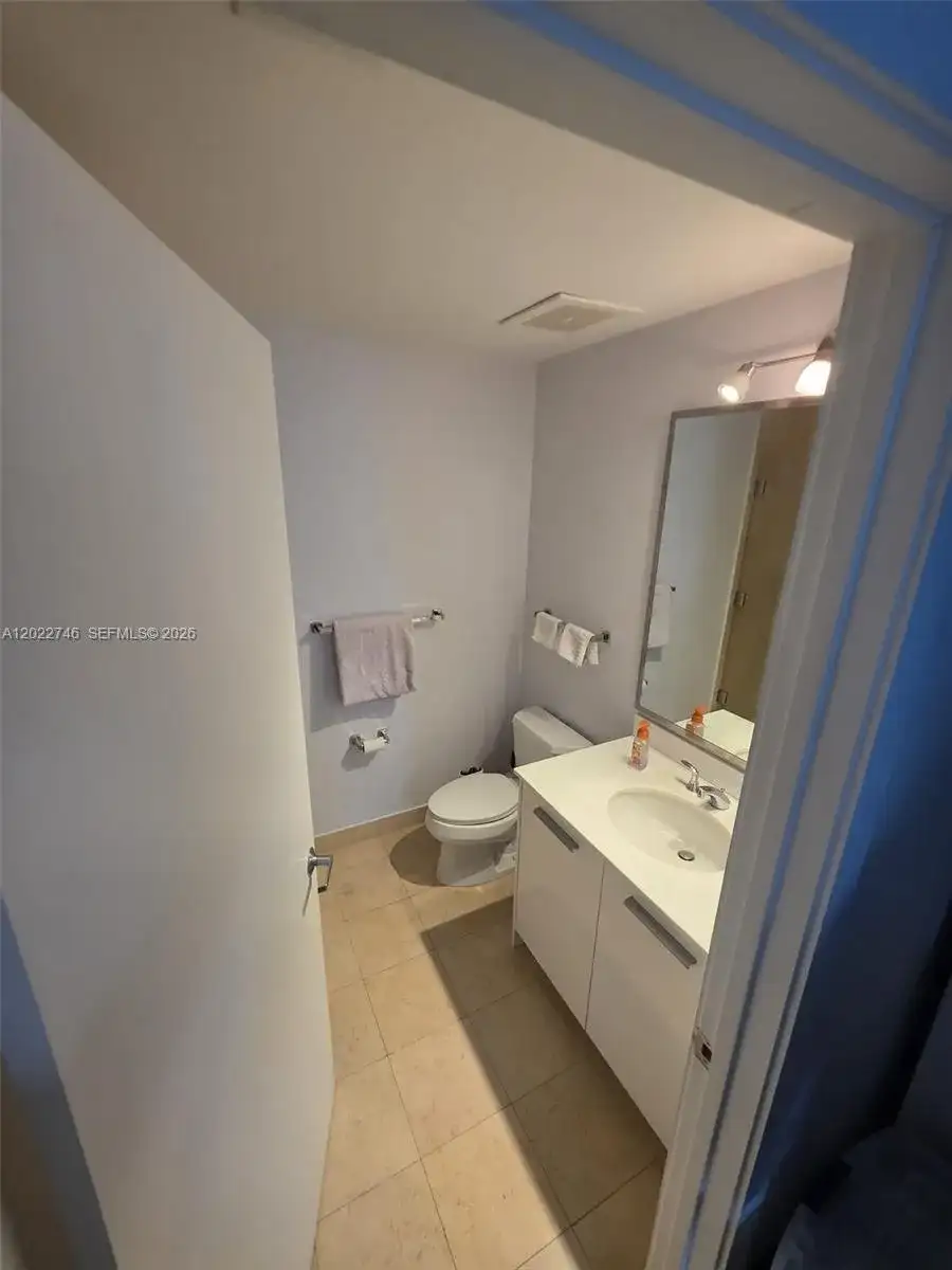 1060 Brickell Ave # 2201, Miami FL 33131 photo 2