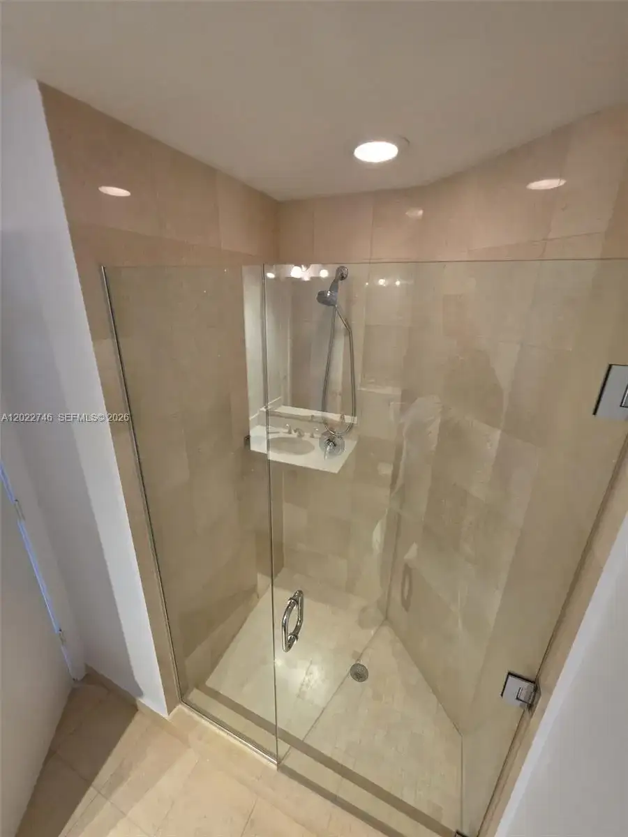 1060 Brickell Ave # 2201, Miami FL 33131 photo 3