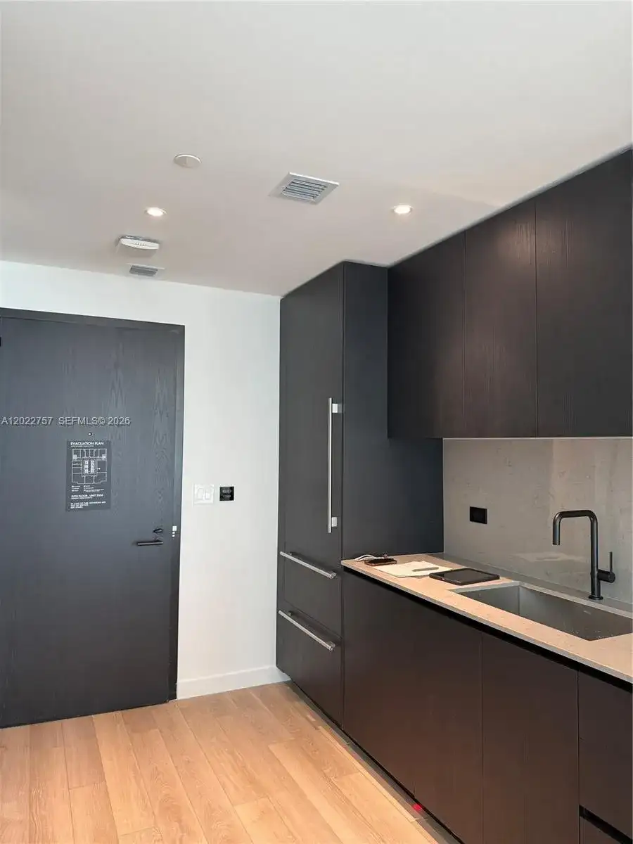 20 NE 11th ST # 3506, Miami FL 331 photo 3