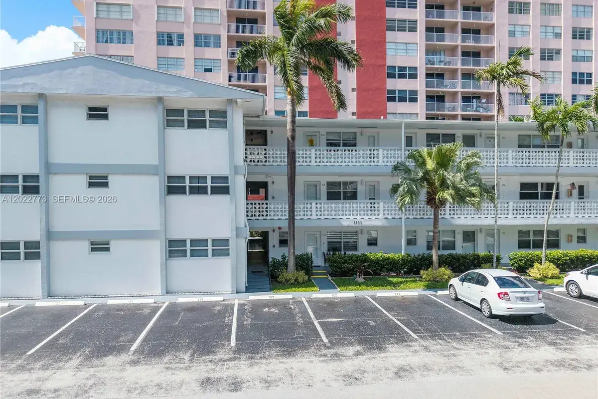 3133 S Ocean Dr # 318, Hallandale Beach FL 33009