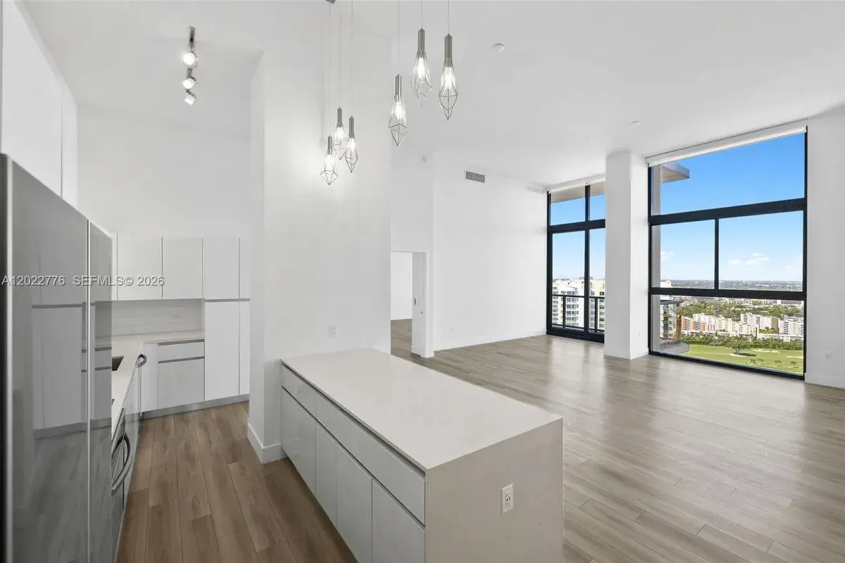 101 Diplomat Pkwy, Hallandale Beach FL 33009