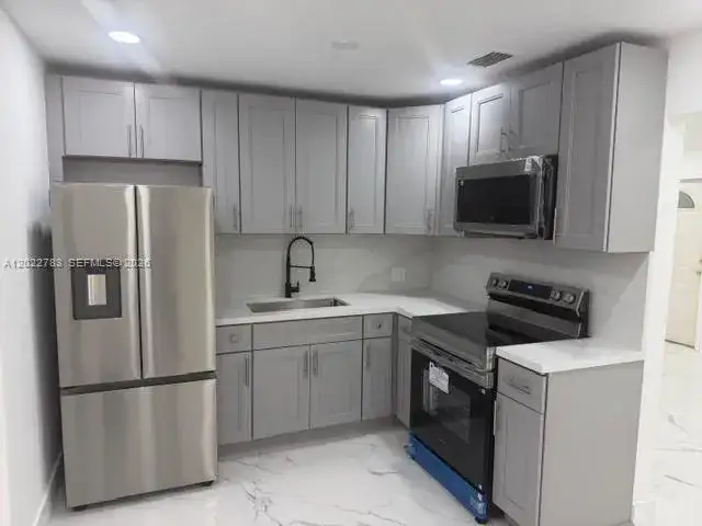 1001 S 62nd Ave, Hollywood FL 33023 photo 5