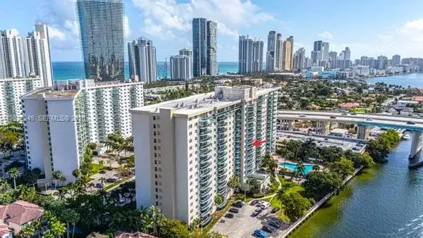 19390 Collins Ave # 817, Sunny Isles Beach FL 33160 photo 4