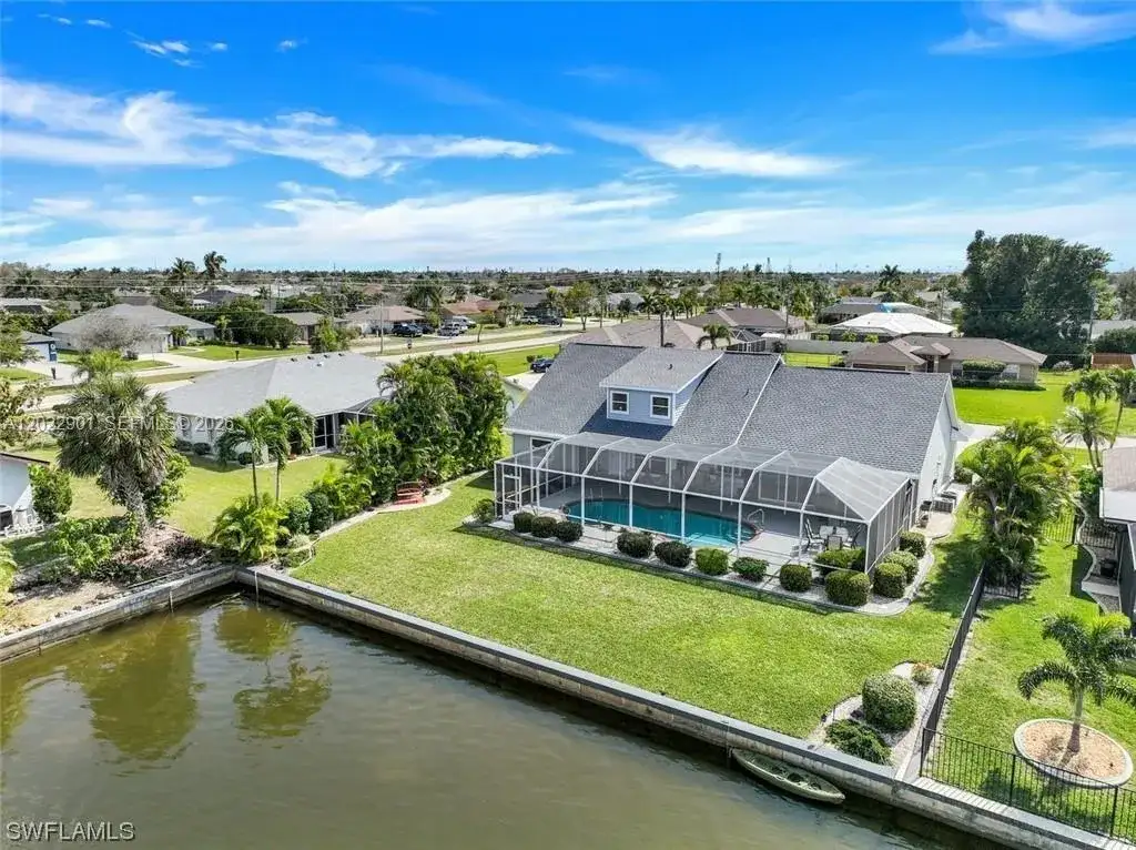 407 SW 37 St, Cape Coral FL 33914 photo 2