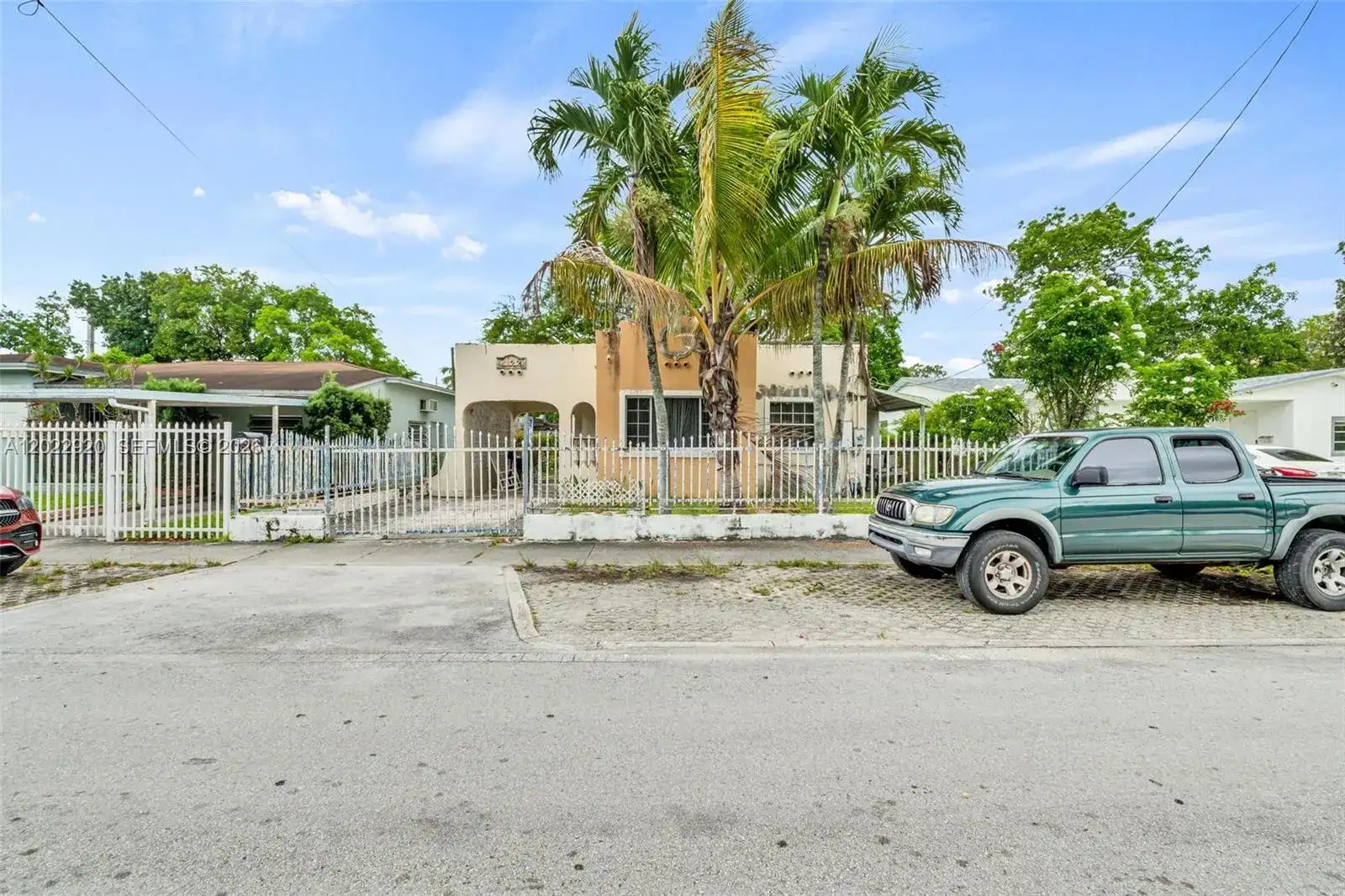 1122 NW 38th St, Miami FL 33127 photo 2