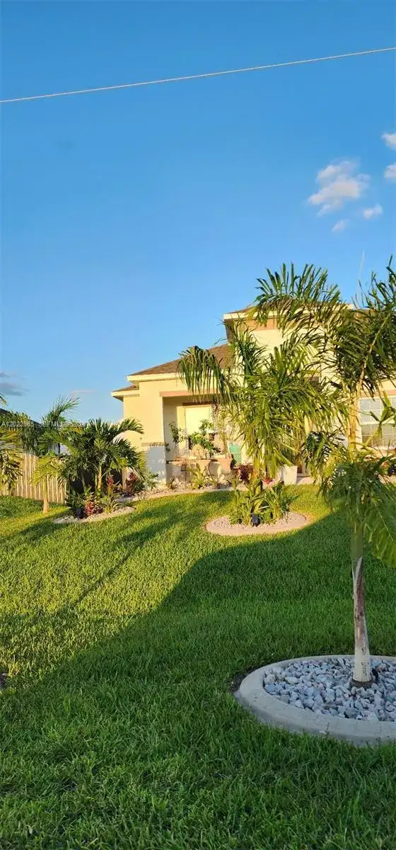 225 SW 31ST PL, Cape Coral FL 33991 photo 2