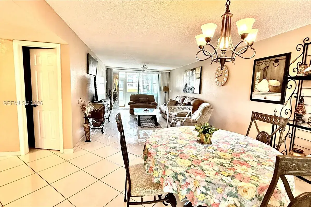 8961 S Hollybrook Blvd # 106, Pembroke Pines FL 33025