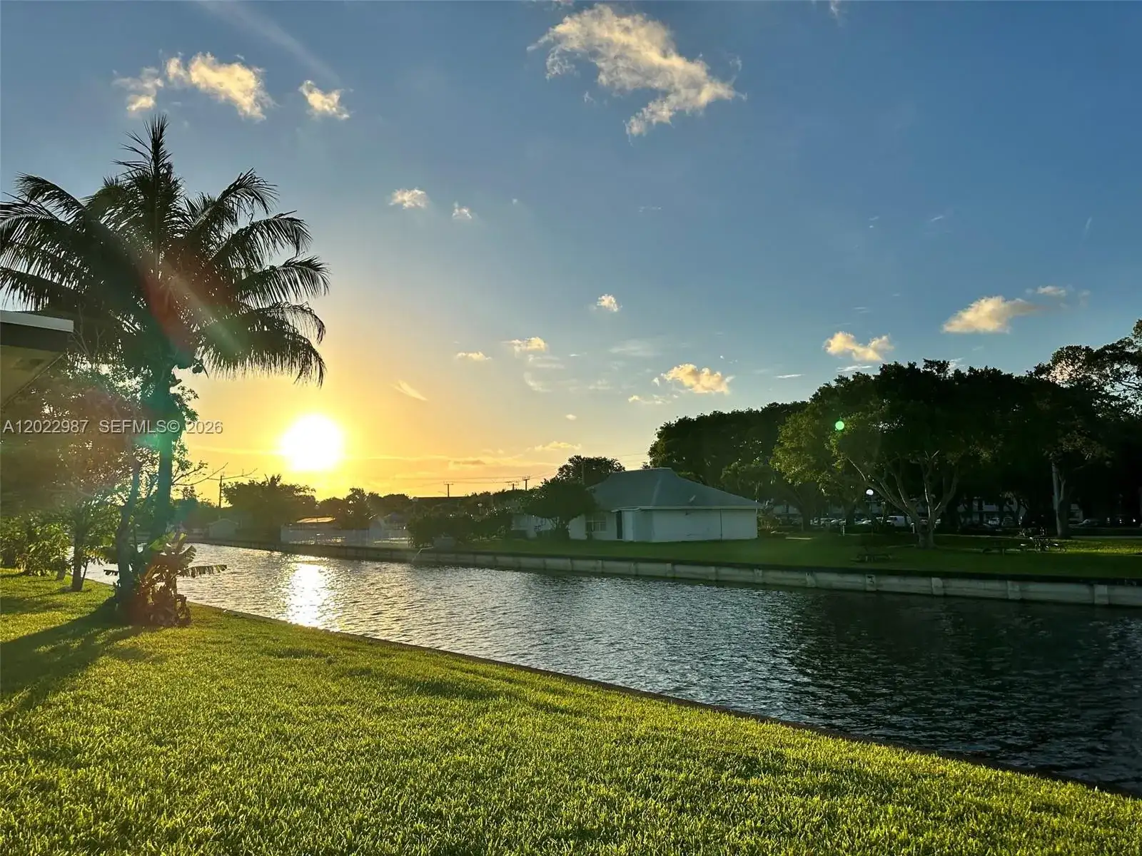 8309 NW 59th Pl, Tamarac FL 33321 photo 2