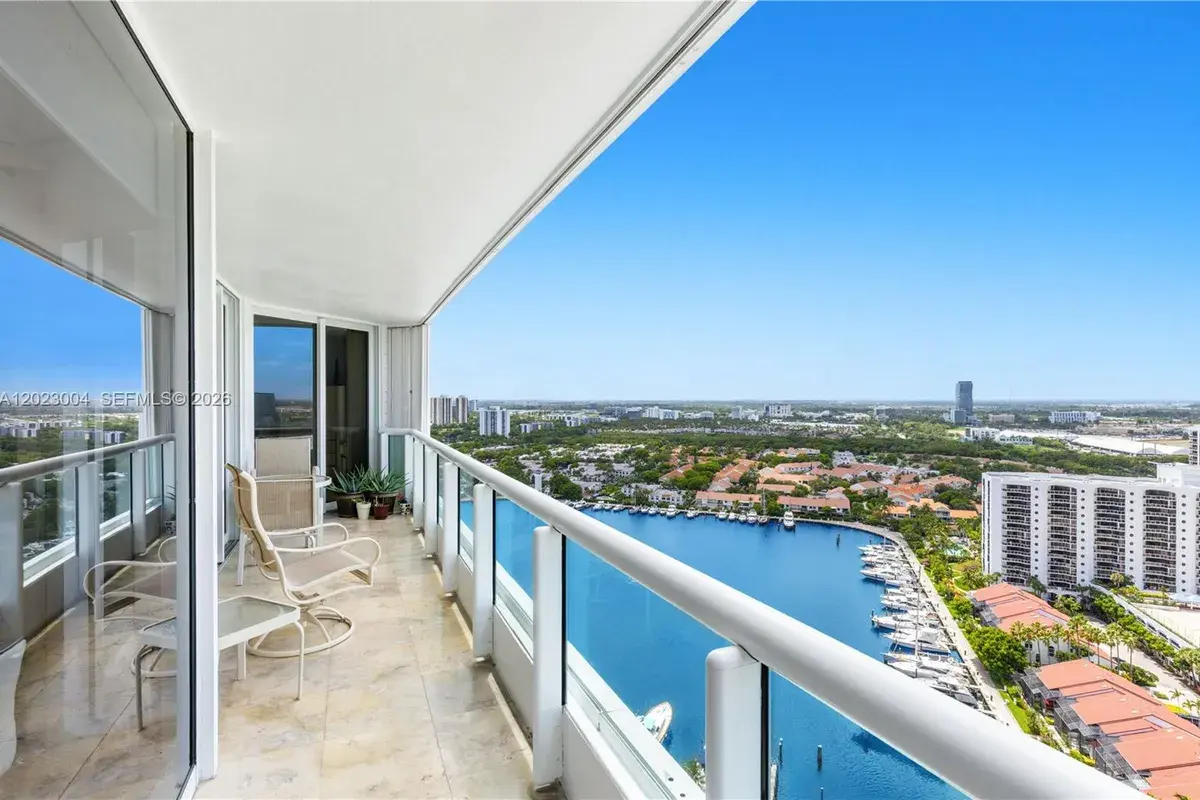 21055 Yacht Club Dr # 2704, Aventura FL 33180