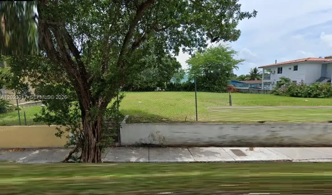 240 SW 7th Ave, Miami FL 33130