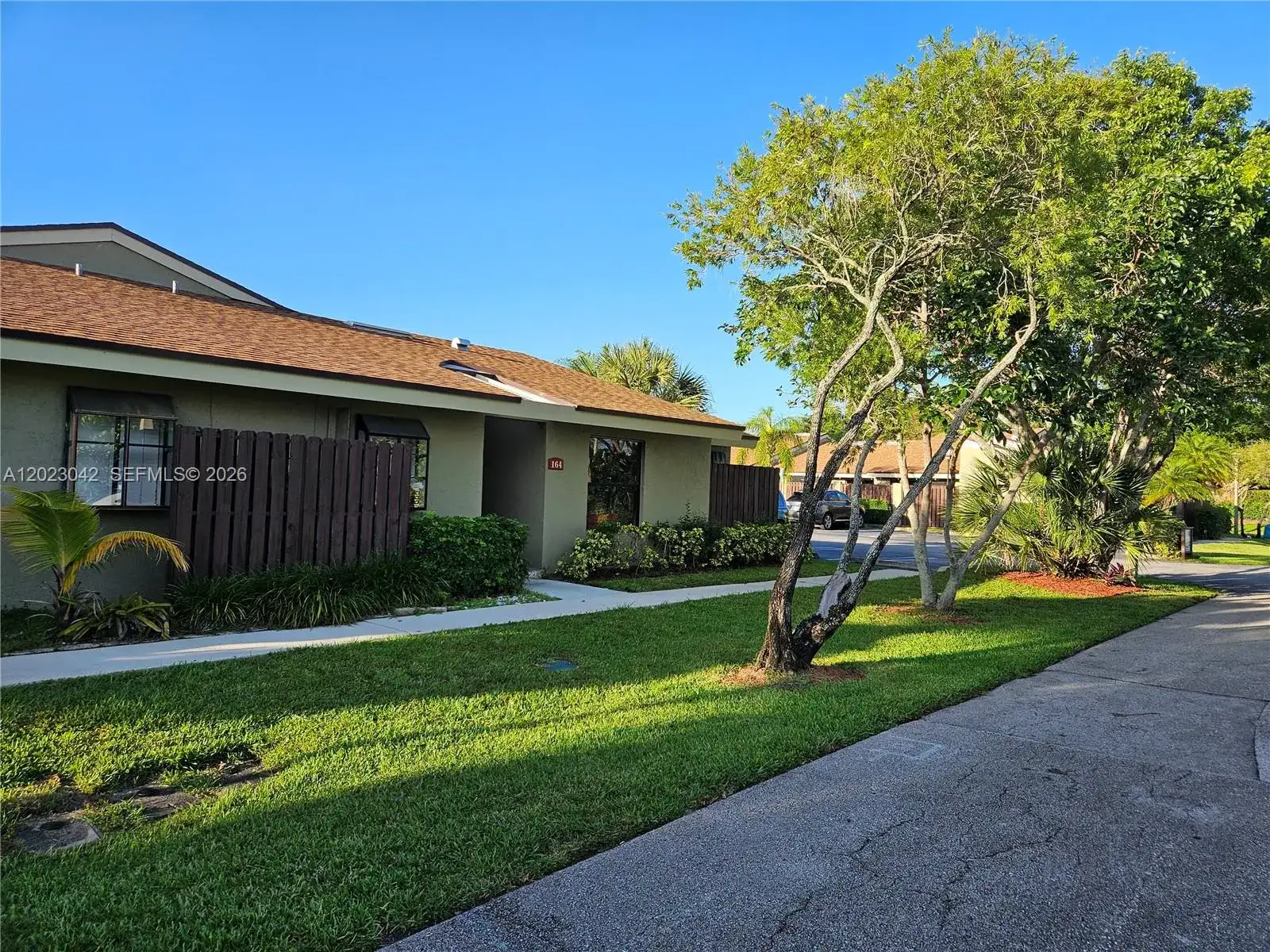 164 Meadows Dr, Boynton Beach FL 33436 photo 2