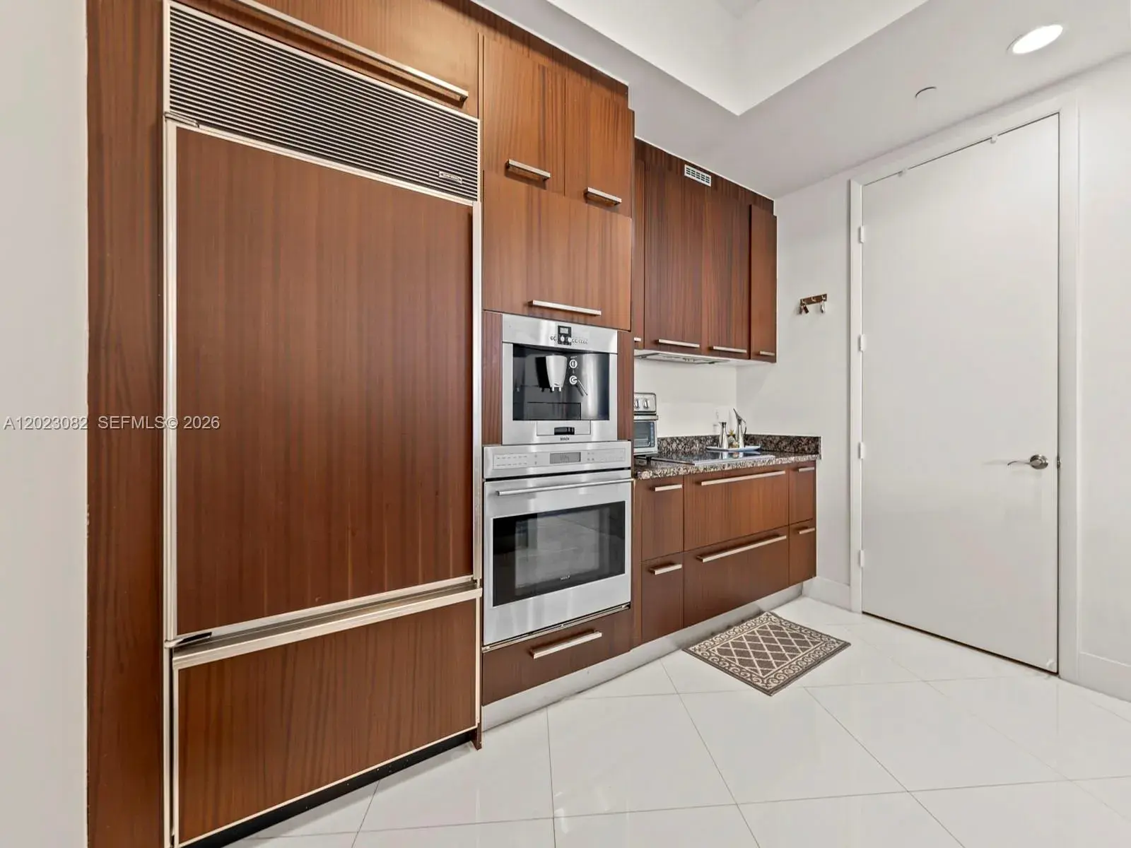 15901 Collins Ave # 403, Sunny Isles Beach FL 33160