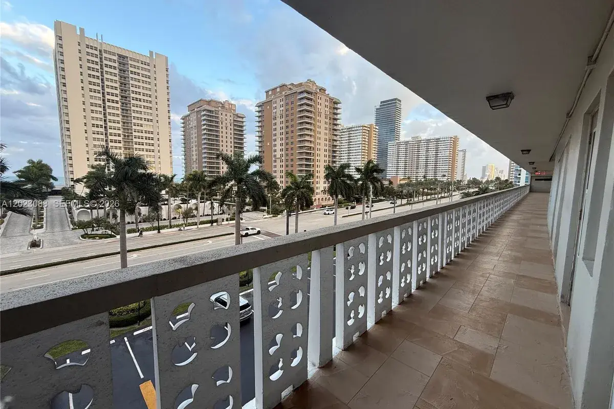 1893 S Ocean Dr # 506, Hallandale Beach FL 33009