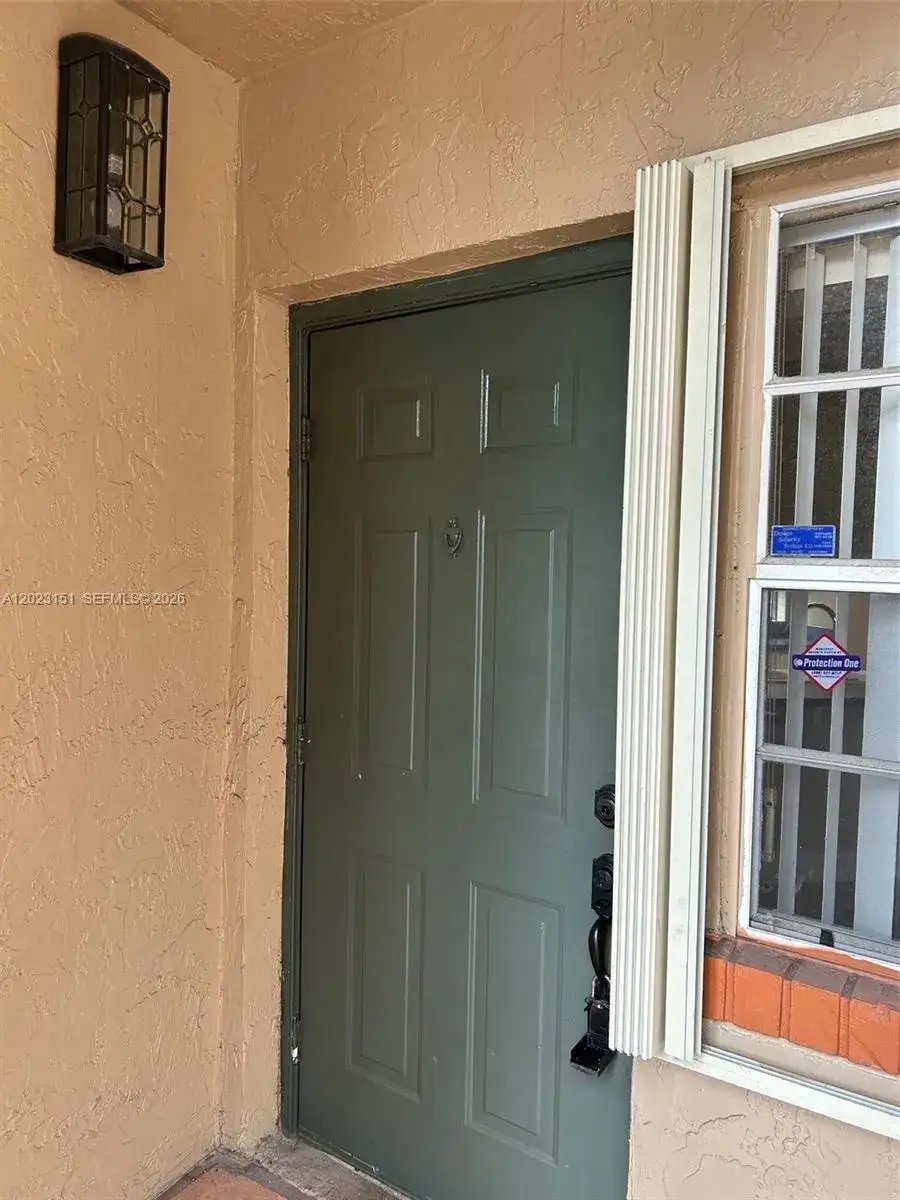 301 SW 86th Ave # 102, Pembroke Pines FL 33025 photo 2