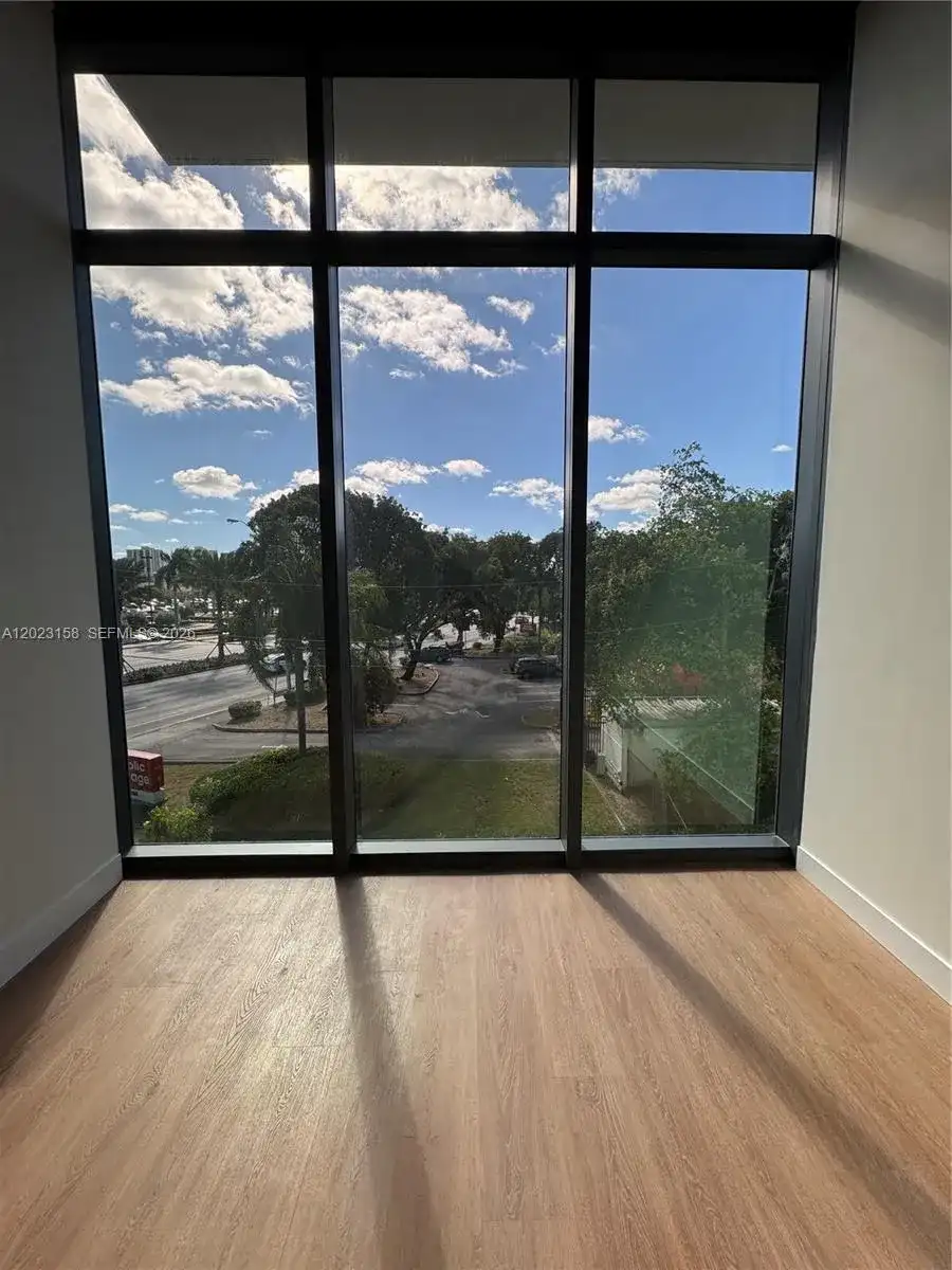 21290 Biscayne Blvd # 208, Aventura FL 33180