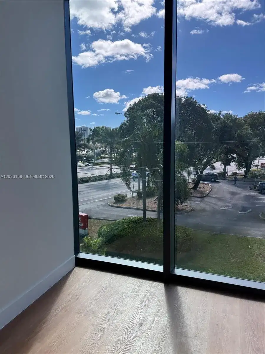 21290 Biscayne Blvd # 208, Aventura FL 33180 photo 2
