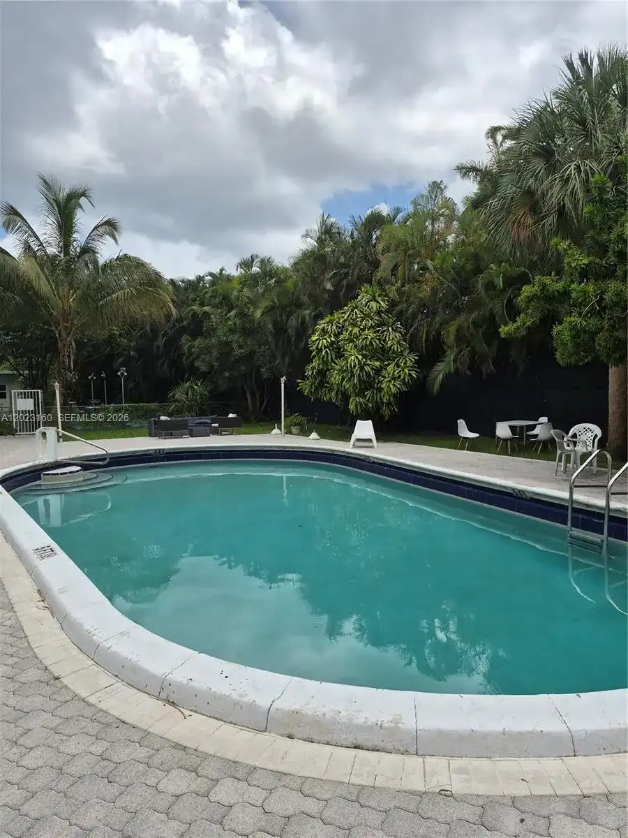 1420 Atlantic Shores Blvd # 236, Hallandale Beach FL 33009