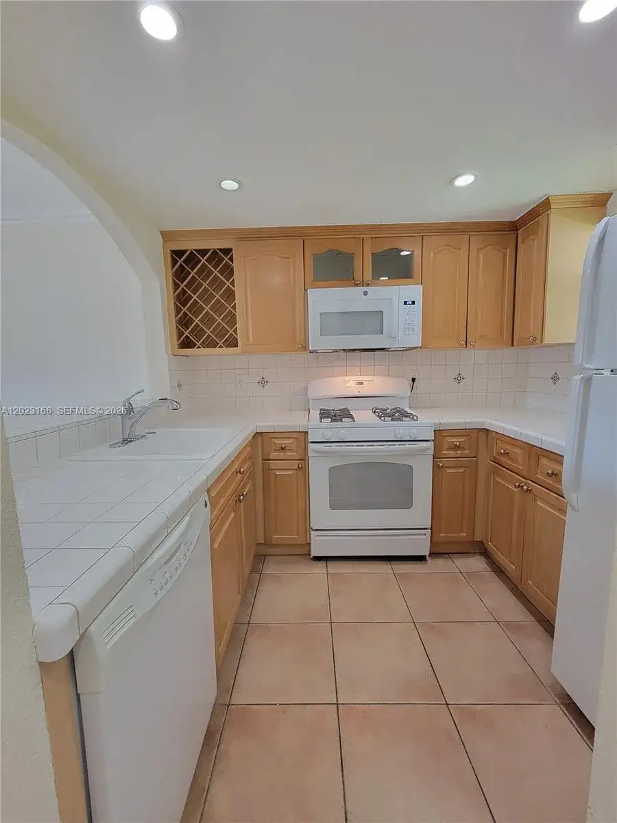 6707 N Kendall Dr # 107, Pinecrest FL 33156 photo 4